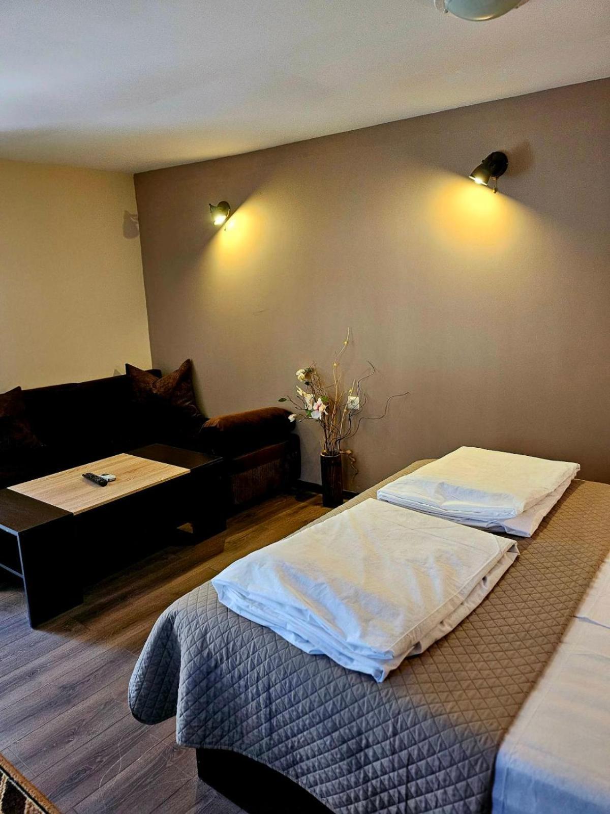 Orehite-Family Hotel ,Food & Pool Bozhichen Extérieur photo