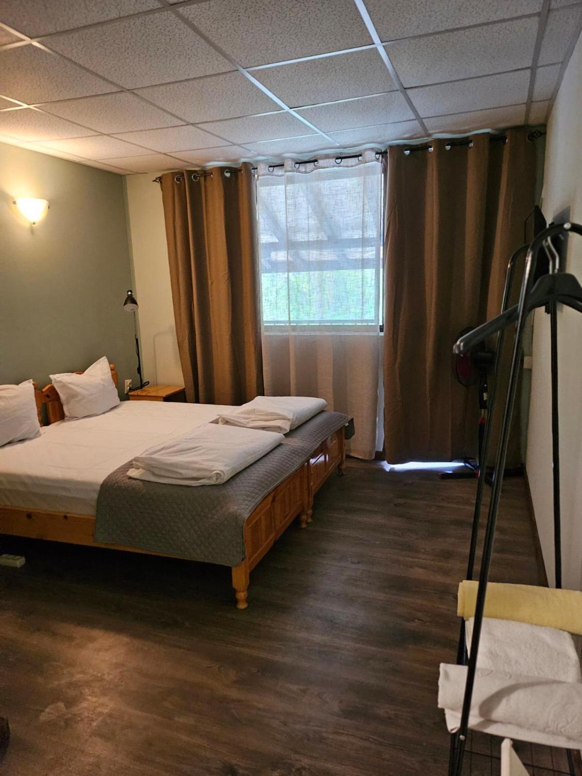 Orehite-Family Hotel ,Food & Pool Bozhichen Extérieur photo