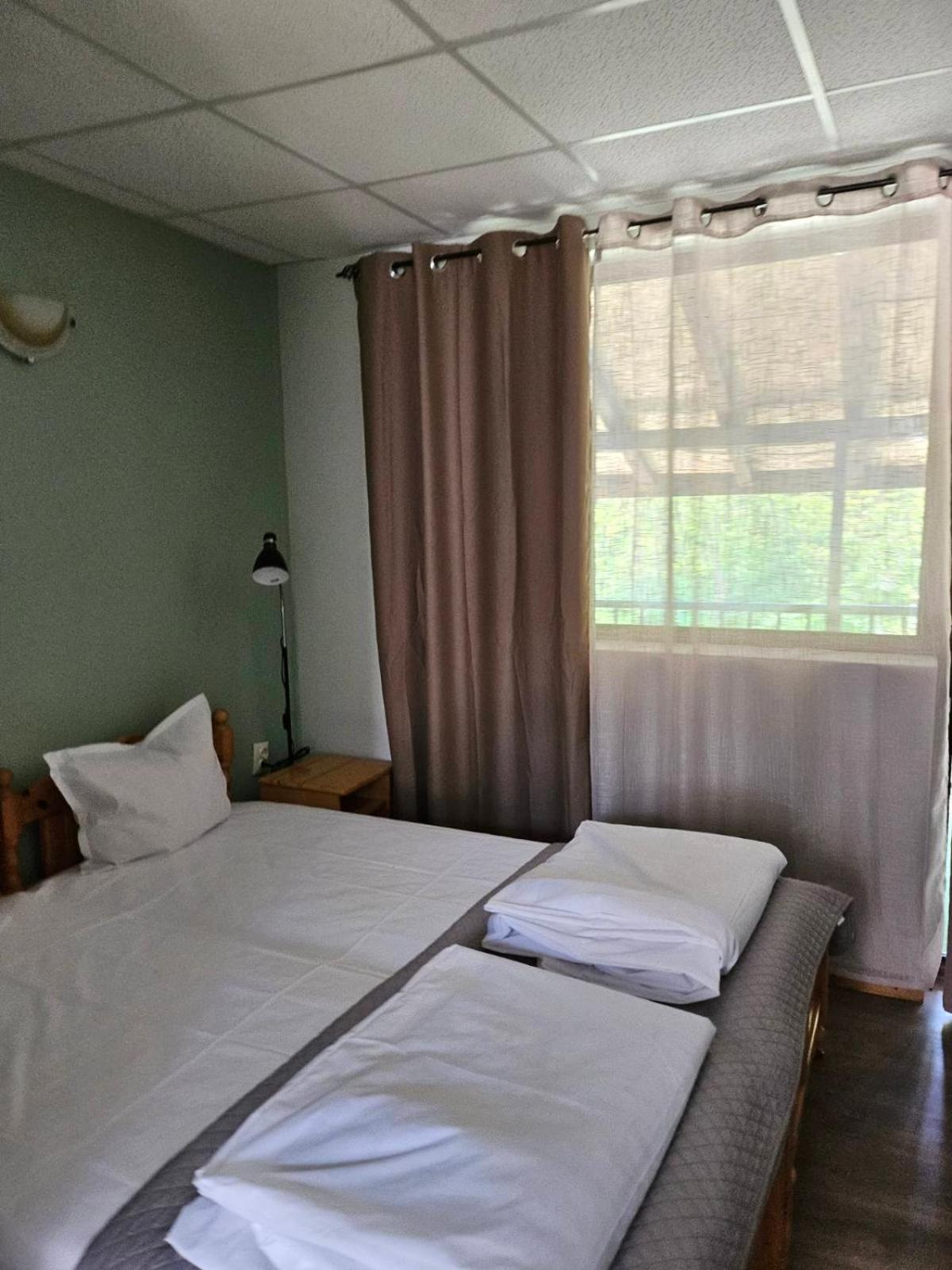Orehite-Family Hotel ,Food & Pool Bozhichen Extérieur photo