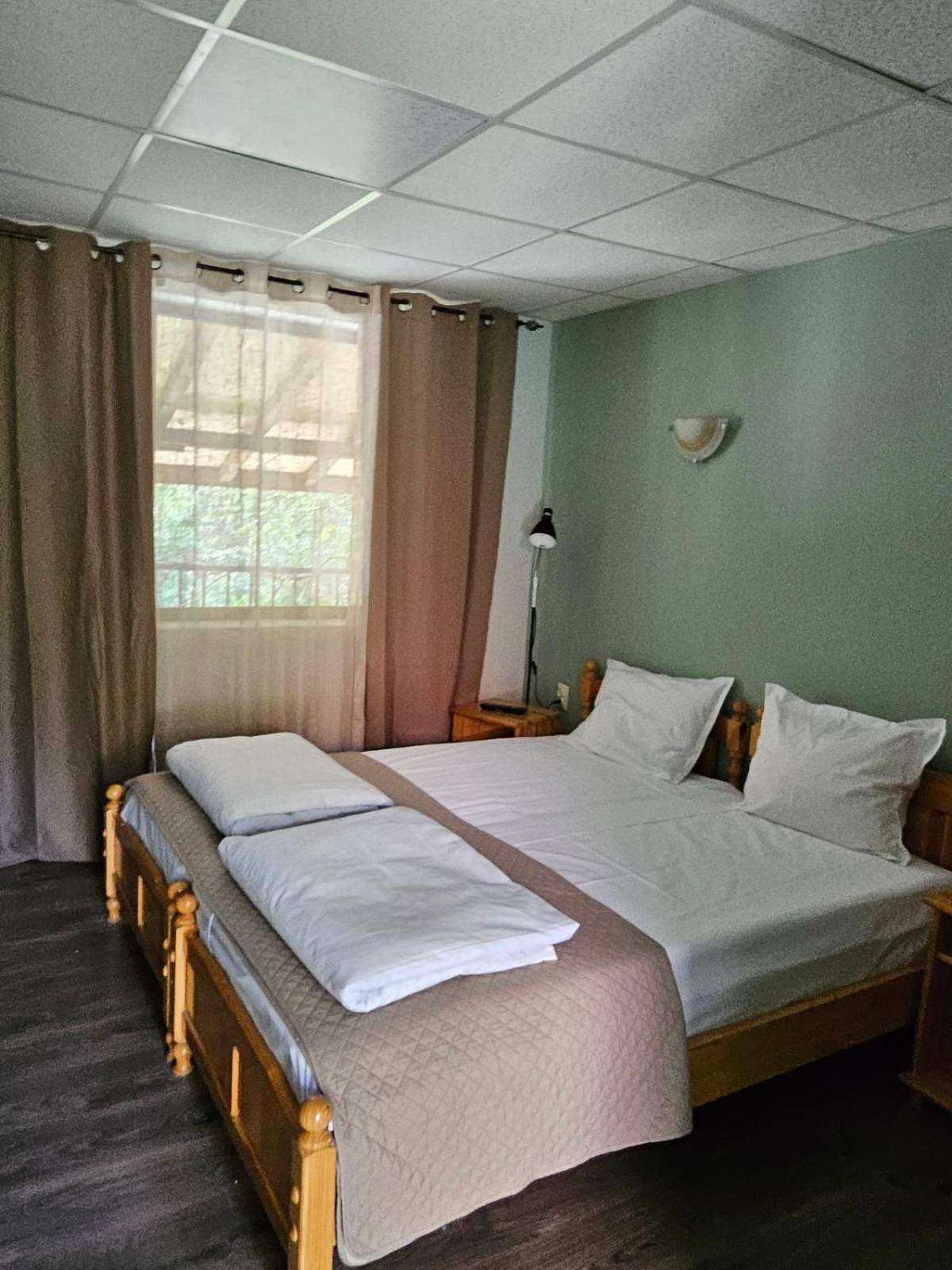 Orehite-Family Hotel ,Food & Pool Bozhichen Extérieur photo