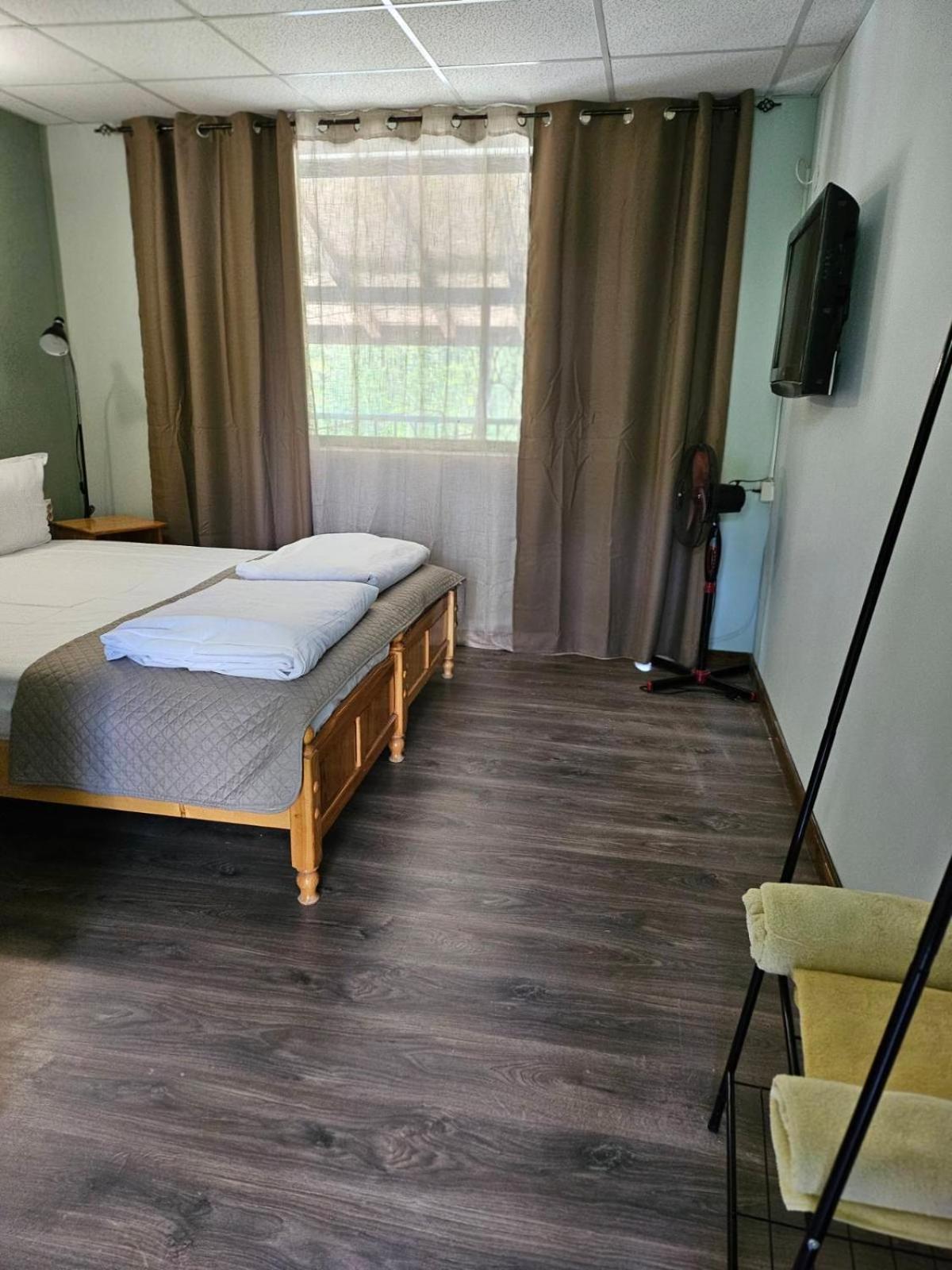 Orehite-Family Hotel ,Food & Pool Bozhichen Extérieur photo