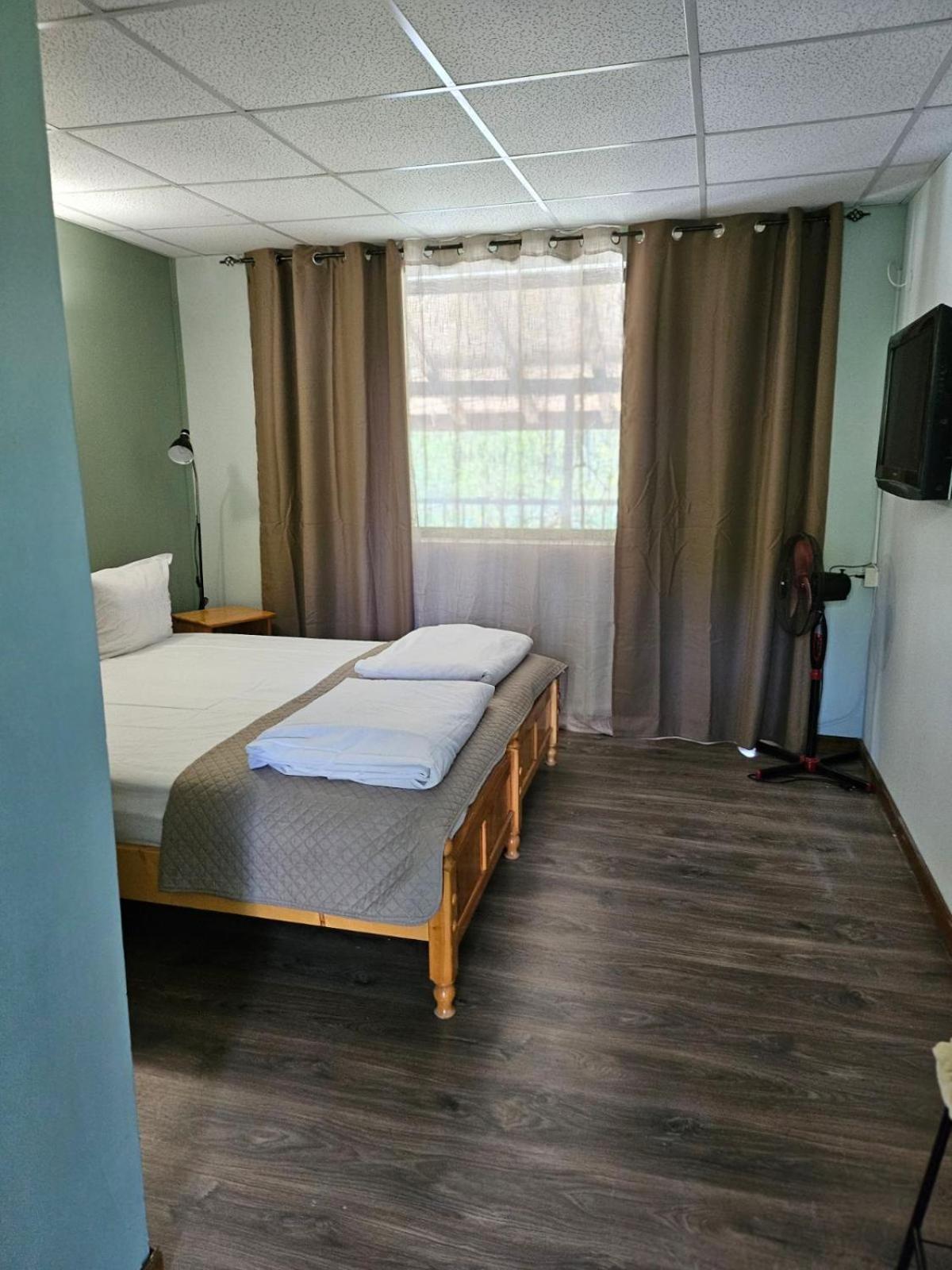 Orehite-Family Hotel ,Food & Pool Bozhichen Extérieur photo